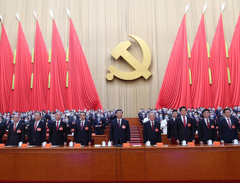 10月22日，中國共產(chǎn)黨第二十次全國代表大會在北京人民大會堂勝利閉幕。這是習(xí)近平、李克強、栗戰(zhàn)書、汪洋、王滬寧、趙樂際、韓正、王岐山、胡錦濤在主席臺上。.jpg