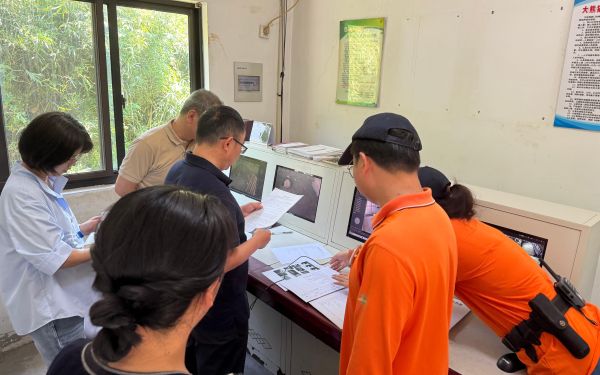 上海市林業(yè)總站赴上海野生動物園開展大熊貓專項檢查評估工作2.jpg